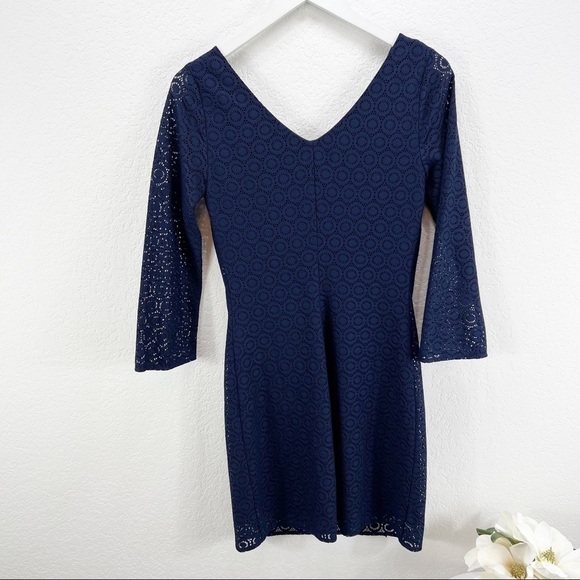 Lilly Pulitzer Alden Lace Tunic Dress Geo Circle Knit Lace Navy Size Small NWT - Picture 4 of 6